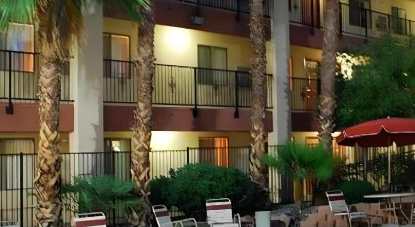 Nellis Suites At Main Gate Hotel Las Vegas Exterior photo